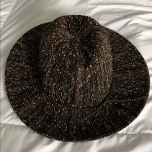 Floppy hat